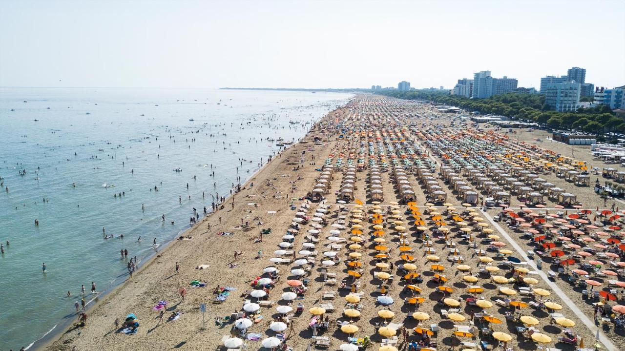 Villa Beethoven Lignano Sabbiadoro Eksteriør billede