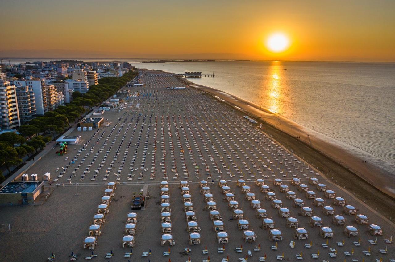Villa Beethoven Lignano Sabbiadoro Eksteriør billede