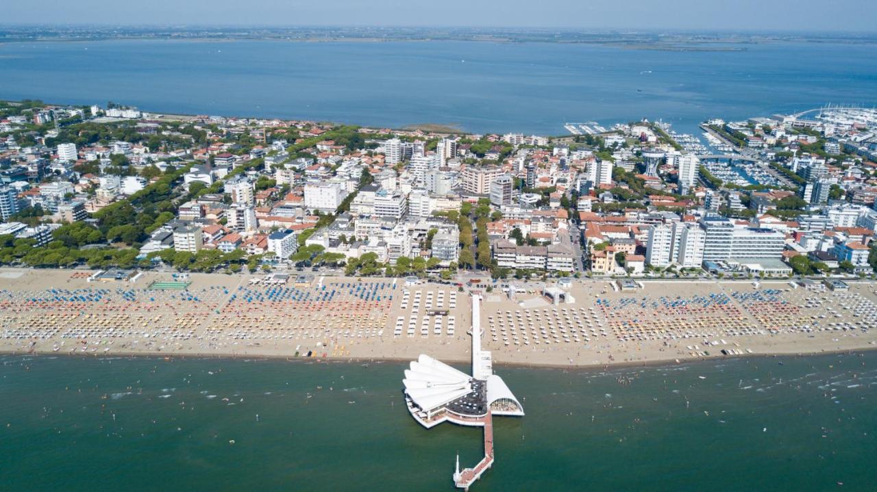 Villa Beethoven Lignano Sabbiadoro Eksteriør billede